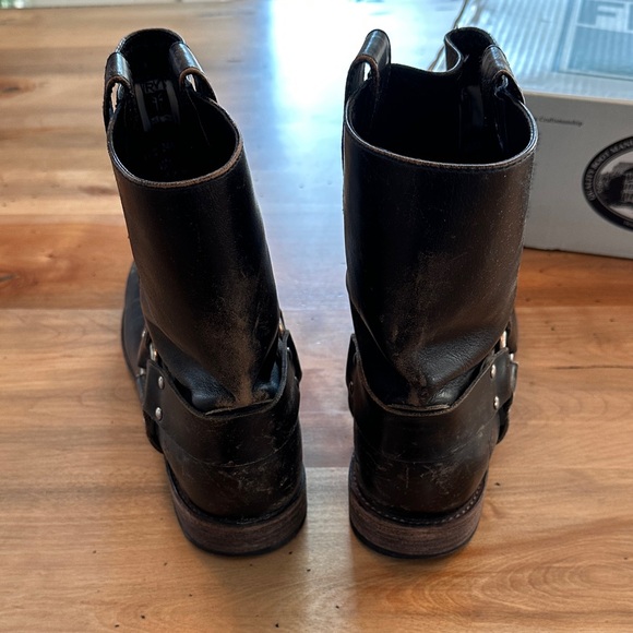 Frye Distressed Black Leather Smith Harness Men's Boots - Picture 5 of 10